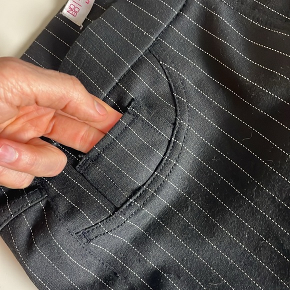 No Boundaries Black Pull on Stretch Dress pants- Junior (Large) 11-13 - Picture 10 of 14